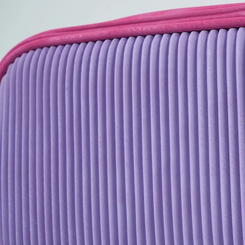 Soft PU makeup pouch detail