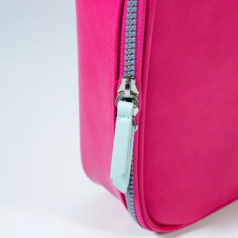 Makeup bag zipper