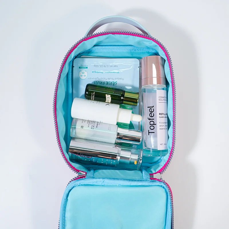 Spacious makeup bag detail